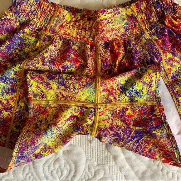 Lululemon 4” Seawheeze Hotty Hot shorts - Picture 6 of 7